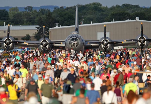 Outdoor Screens At The Oshkosh WI EAA Airshow Mobile LED Jumbotron Outdoor Screens At The Oshkosh WI EAA Airshow Mobile LED Jumbotron