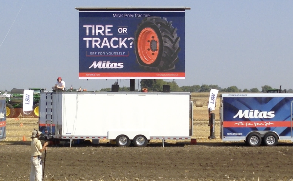 mobile led jumbotron video board for outdoor event rental